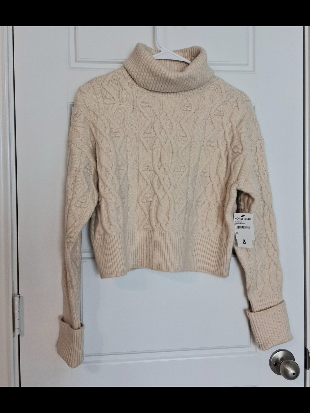 DKNYC Cream Cable-Knit Cropped Turtleneck Sweater